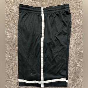 Nike Kobe basketball shorts men’s large